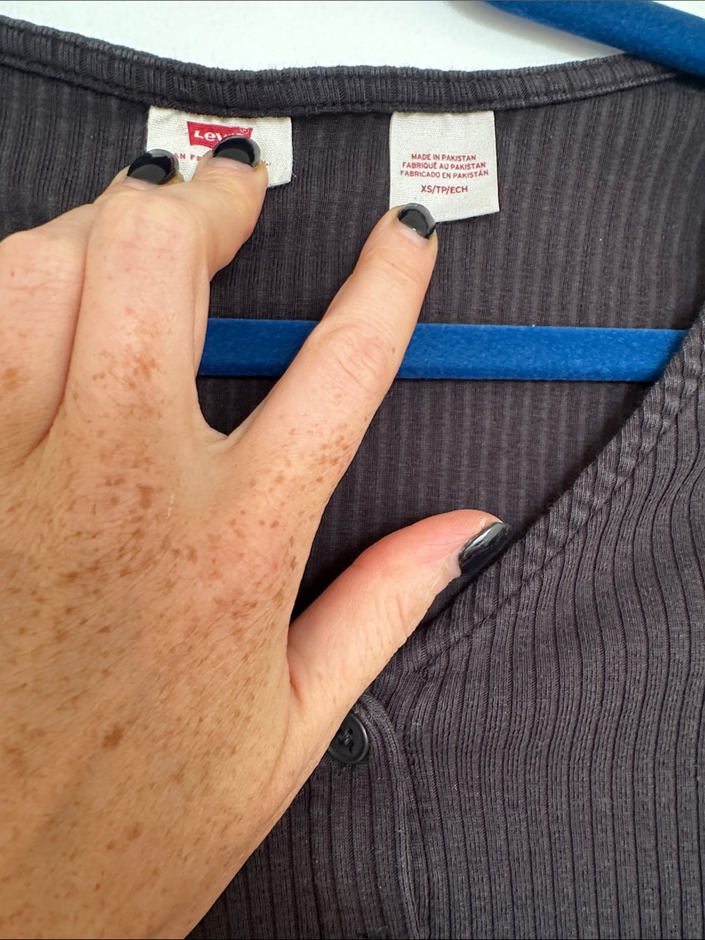 Levi's Black Ribbed Button-Up Long Sleeve Top - Picture 2 of 6